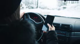 Learn these important signs of a distracted driver