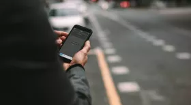 Rider waiting for Uber, learn to stay safe