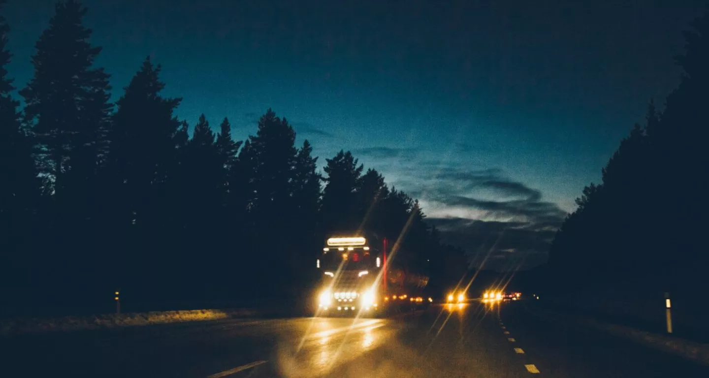 truck at night accident