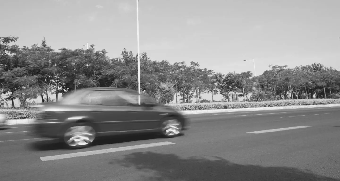 Car speeds away after leaving the scene of an accident in NJ