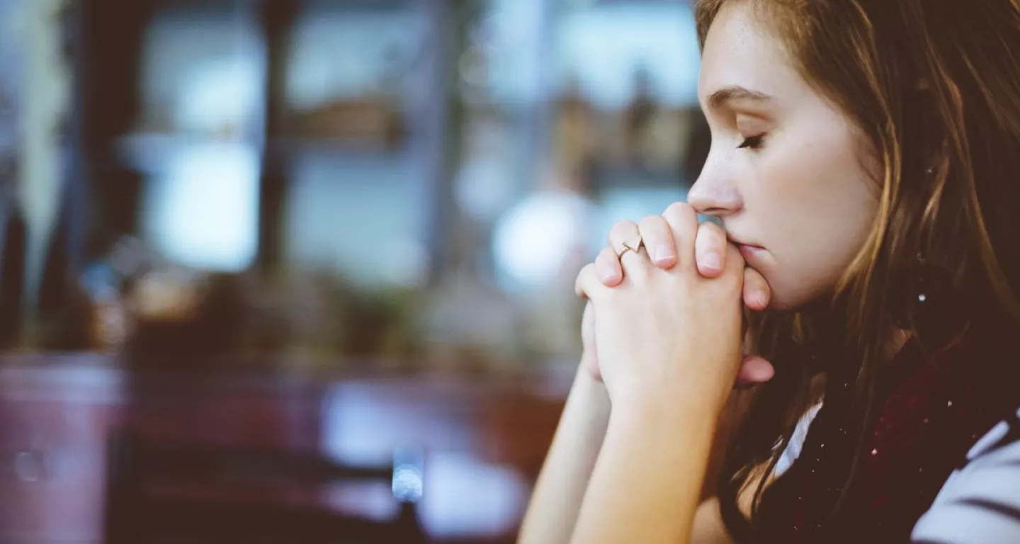 woman waiting for car accident lawsuit in NY