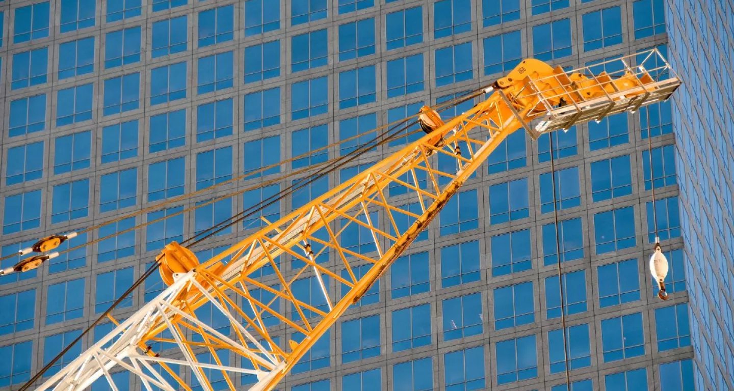 cranes pose risk in new york city